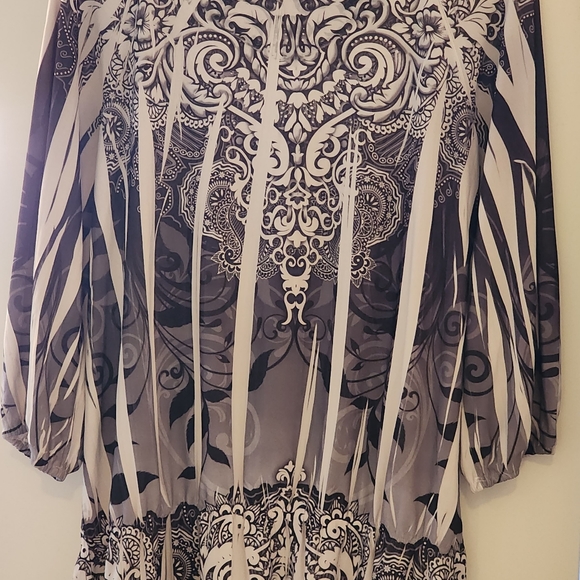 Ladies blouse - Picture 2 of 4